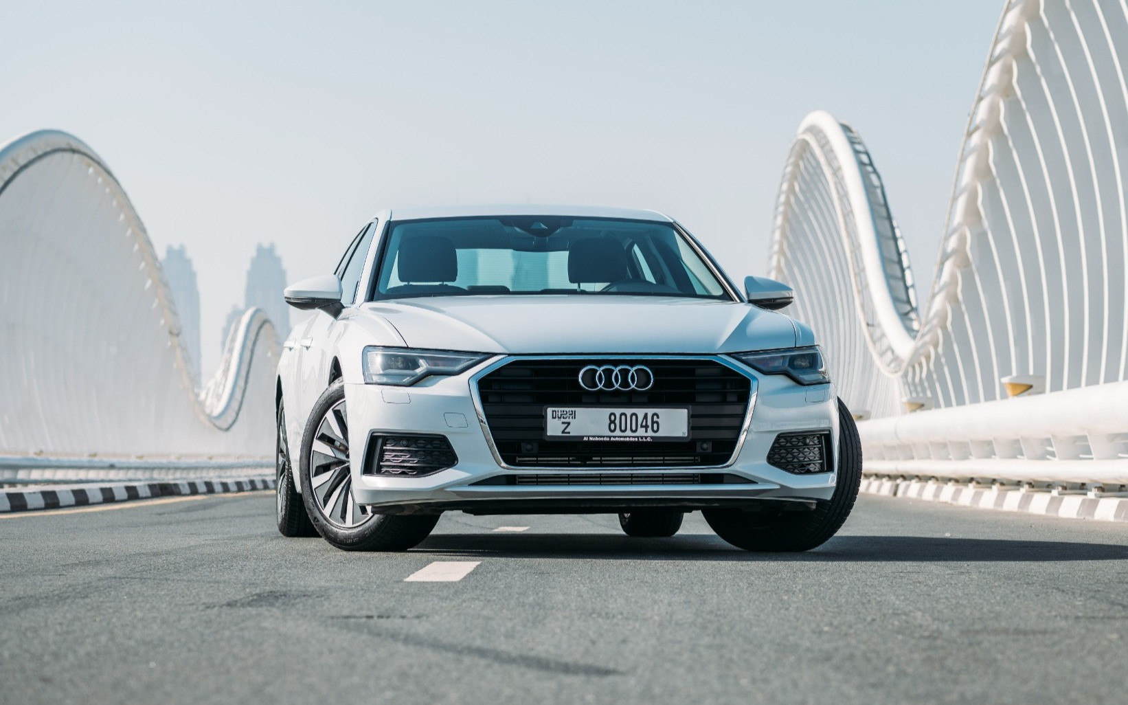 Weiß Audi A6 zur Miete in Abu-Dhabi