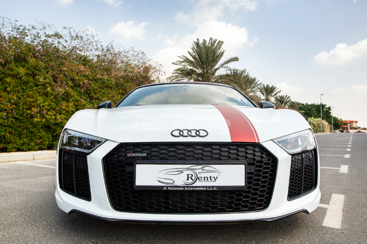 White Audi R8 V10 Spyder for rent in Sharjah