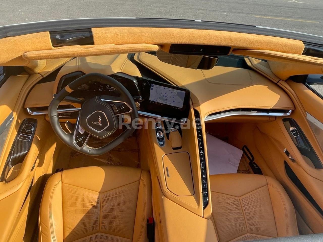 Bianca Chevrolet Corvette Stingray in affitto a Abu-Dhabi 4