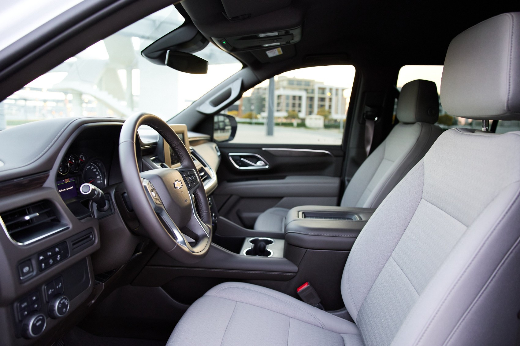 Blanco Chevrolet Tahoe en alquiler en Dubai 10