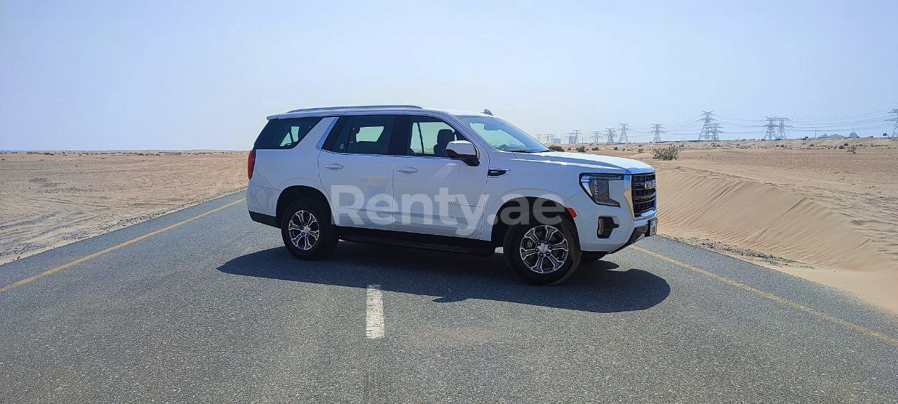 Weiß GMC Yukon zur Miete in Dubai 6