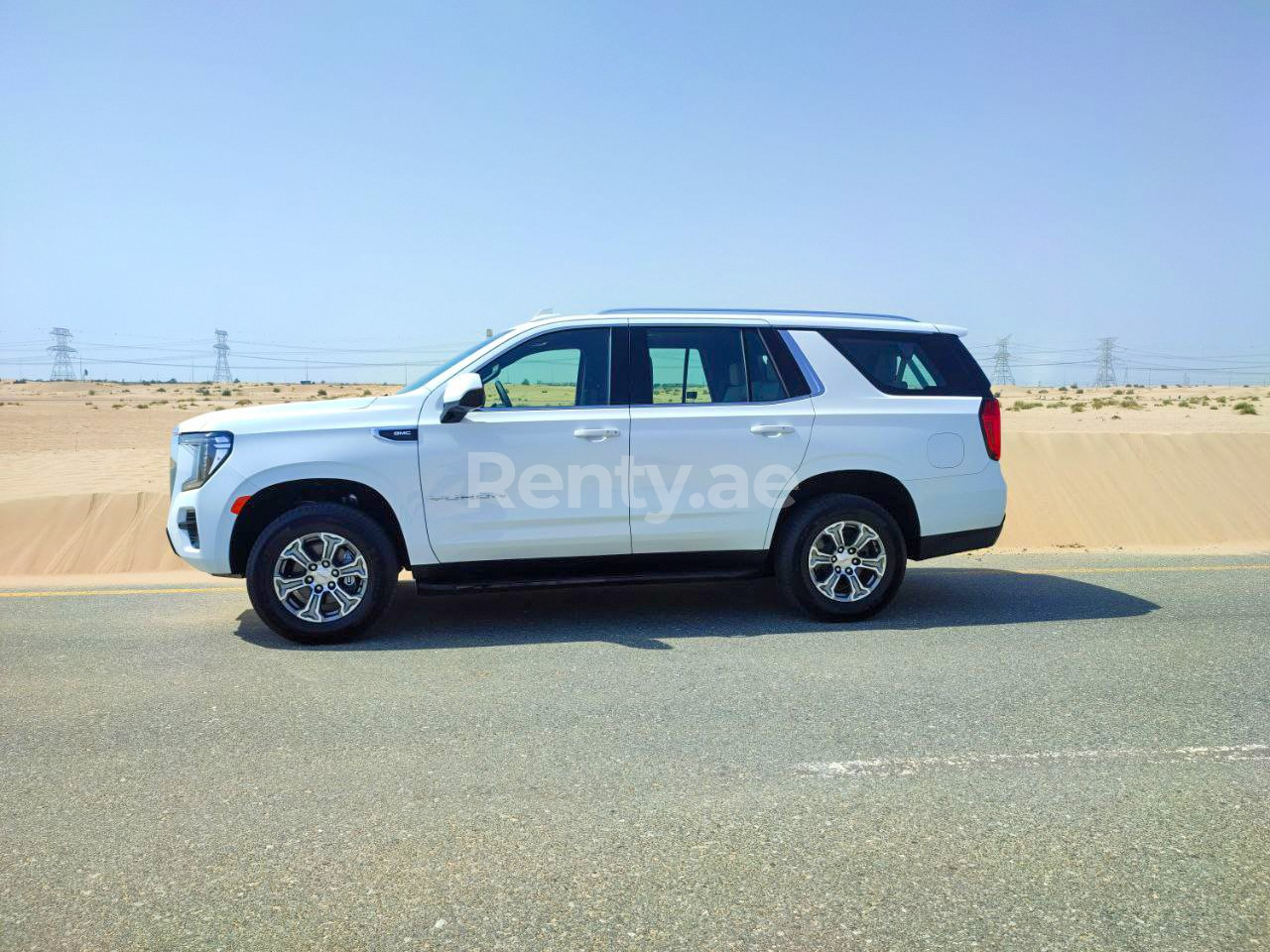 Weiß GMC Yukon zur Miete in Abu-Dhabi 10