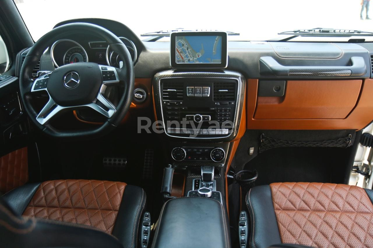 أبيض Mercedes G class للإيجار في أبو ظبي 3