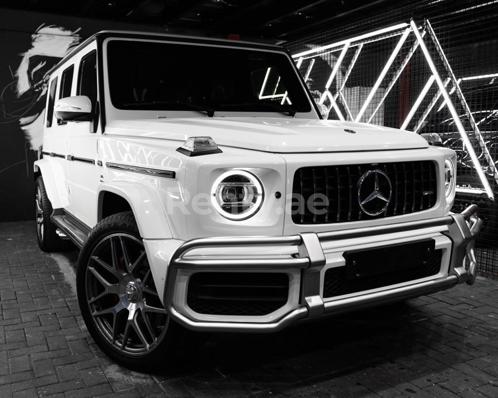 Белый Mercedes G class в аренду в Абу-Даби 6