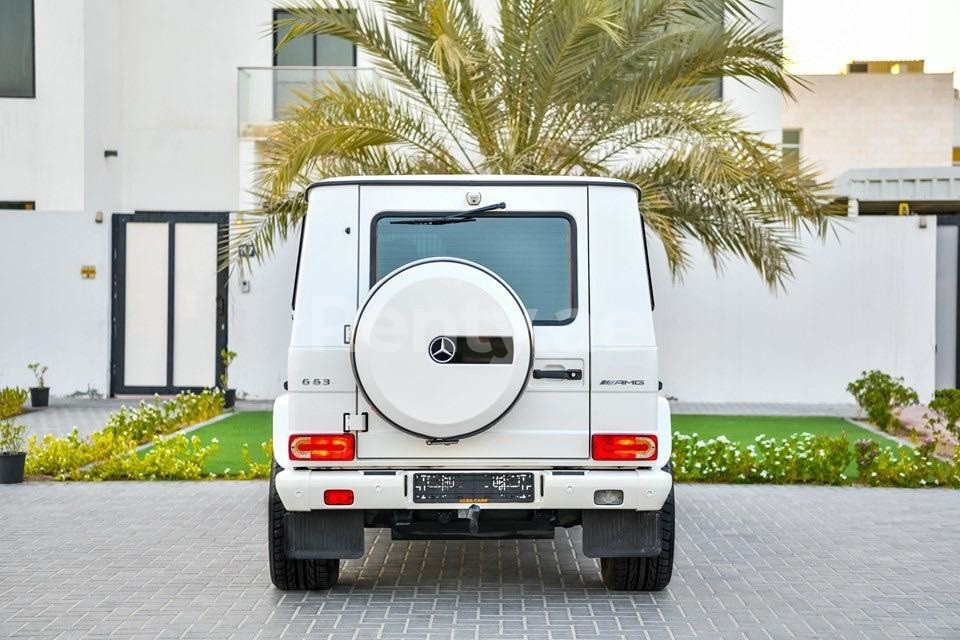 Bianca Mercedes G63 AMG in affitto a Dubai 4