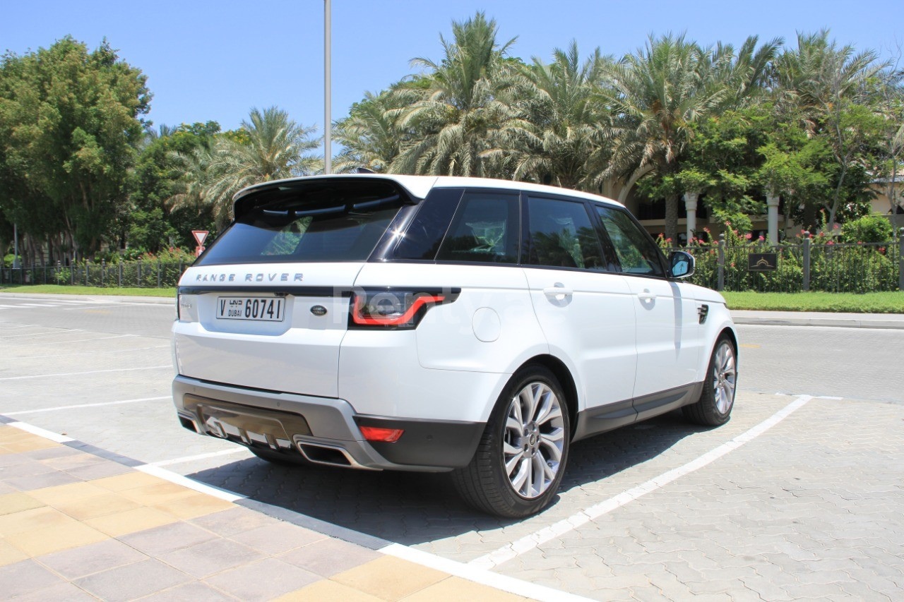 White Range Rover Sport for rent in Abu-Dhabi 4