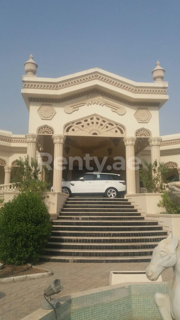 White Range Rover Sport for rent in Dubai 3