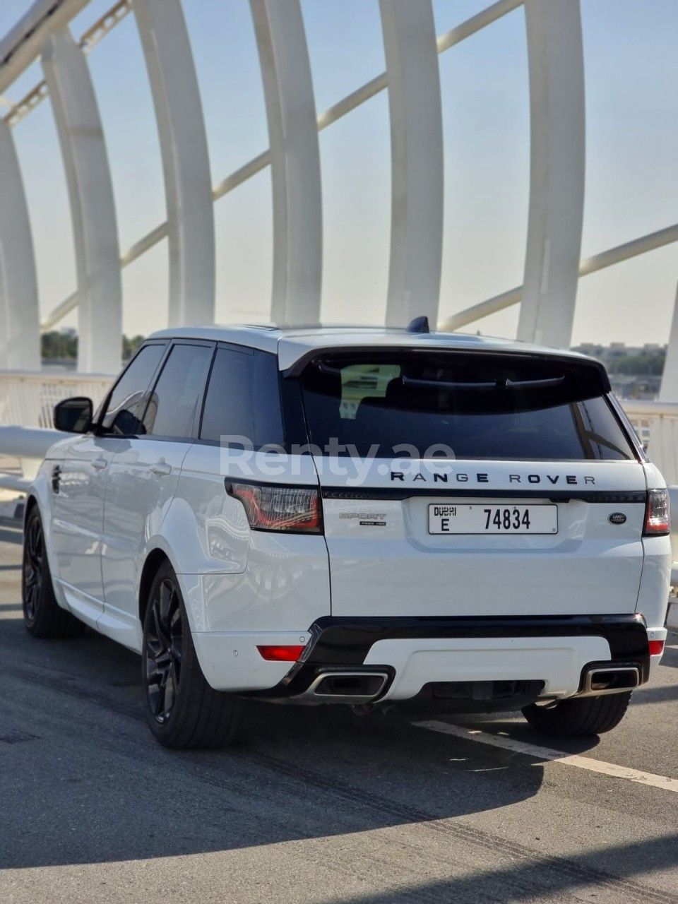 Weiß Range Rover Sport zur Miete in Abu-Dhabi 1