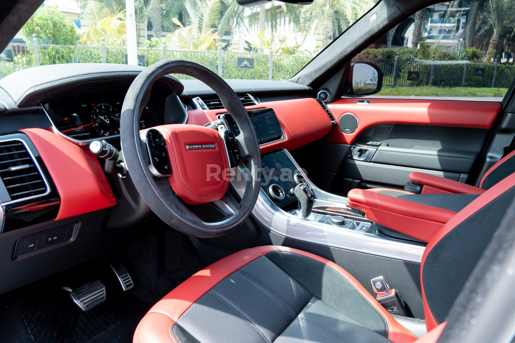 Blanco Range Rover Sport en alquiler en Abu-Dhabi 3