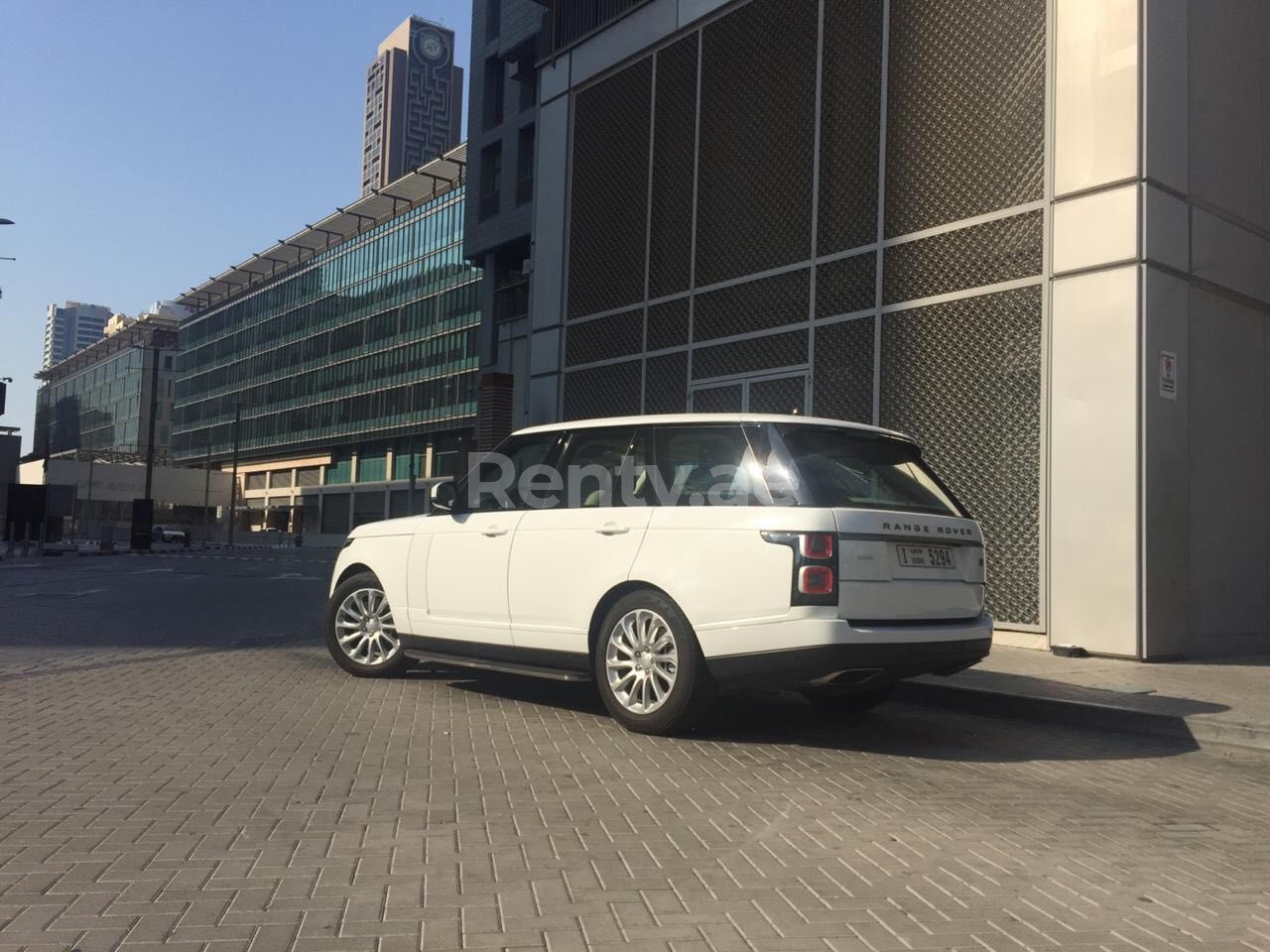 Black Range Rover Vogue for rent in Dubai 1