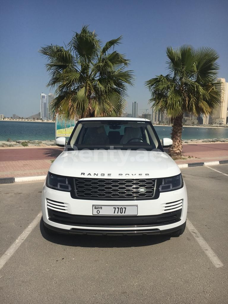 White Range Rover Vogue for rent in Dubai 3