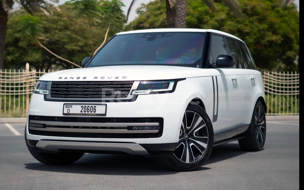 Weiß ZZZ Range Rover Vogue zur Miete in Sharjah