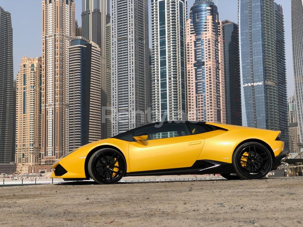 Gelb Lamborghini Huracan zur Miete in Dubai 1