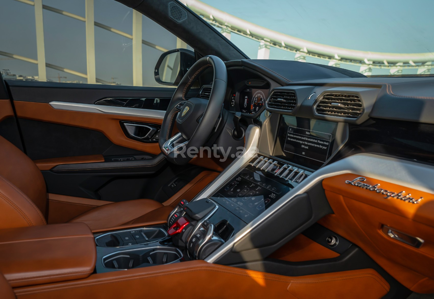 Amarillo Lamborghini Urus en alquiler en Abu-Dhabi 4