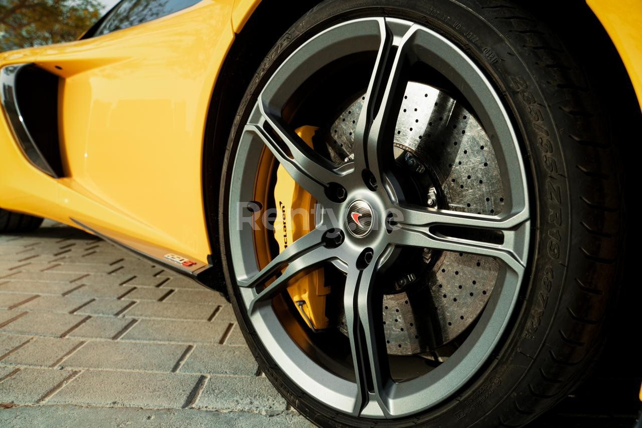 Yellow McLaren 650S for rent in Abu-Dhabi 2