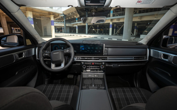  Black Hyundai Santa Fe Photo 15