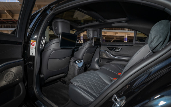  Black Hyundai Santa Fe Photo 18