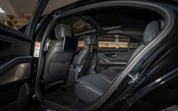  Black Hyundai Santa Fe Photo 19