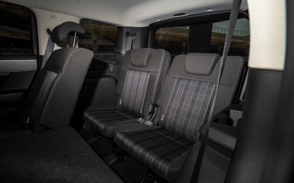  Black Hyundai Santa Fe Photo 20