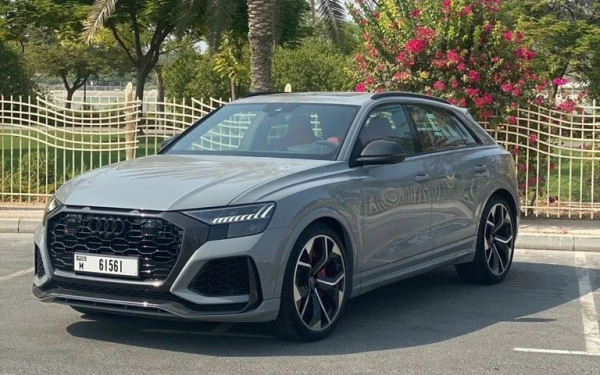 Audi RSQ8