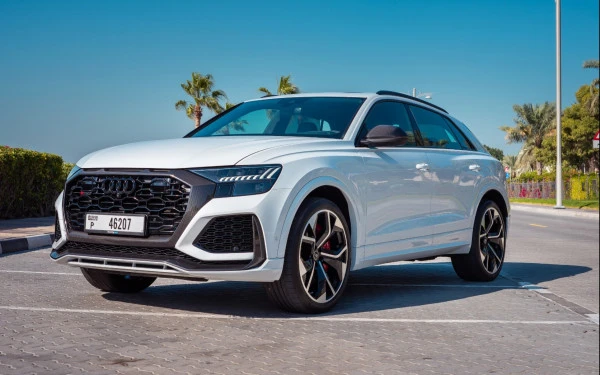 Audi RSQ8