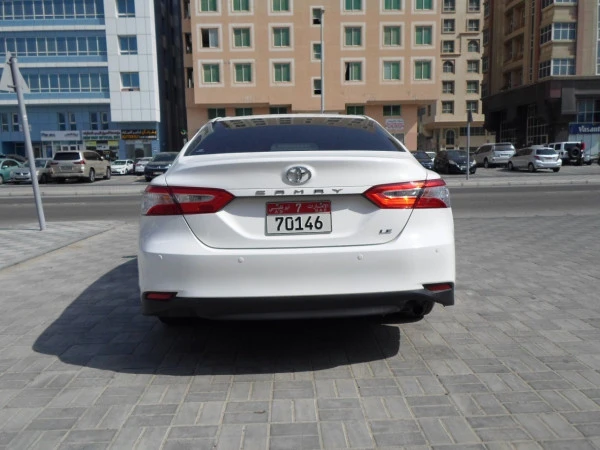  White Toyota Camry Photo 2