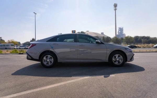  Grey Hyundai Elantra Photo 7