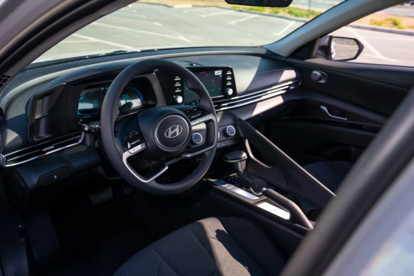  اللون الرمادي هيونداي إلنترا Photo 8