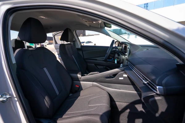  اللون الرمادي هيونداي إلنترا Photo 9