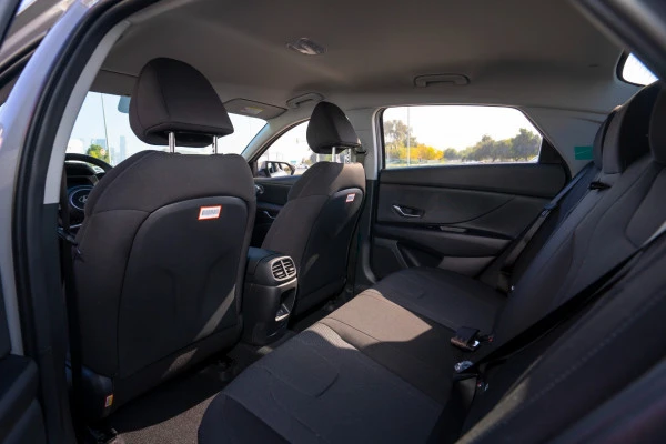  اللون الرمادي هيونداي إلنترا Photo 11