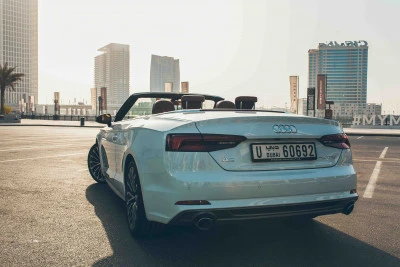  White Audi A5 Cabriolet Photo 4