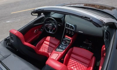  Черный Audi R8 V10 Spyder Photo 3
