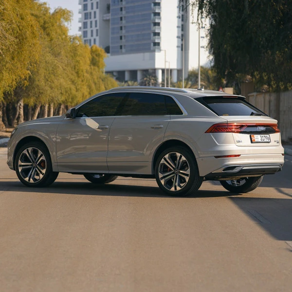  Beige Audi Q8 Photo 2