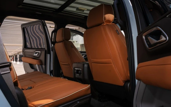  Бежевый Chevrolet Tahoe Photo 5