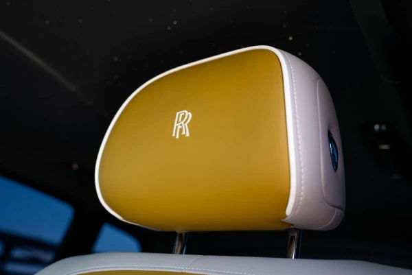  Beige Rolls Royce Cullinan Photo 16