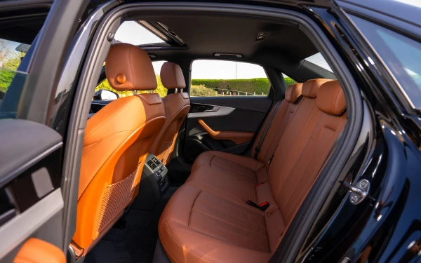  Black Audi A4 Photo 6