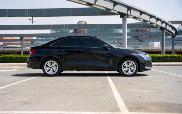  أسود أودي A3 Photo 3