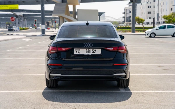  أسود أودي A3 Photo 4