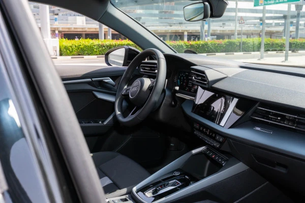  أسود أودي A3 Photo 5