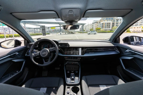  أسود أودي A3 Photo 6