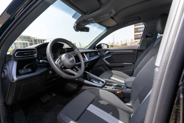  أسود أودي A3 Photo 7