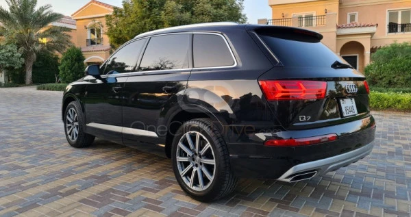  Black Audi Q7 Photo 2