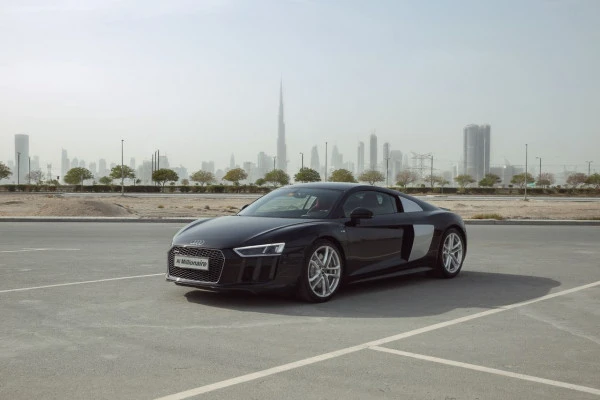  Черный Audi R8 V10 Photo 3