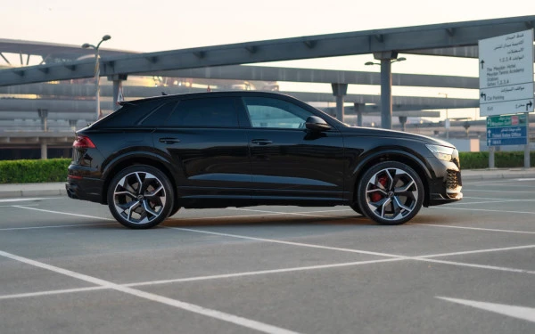  Black Audi RSQ8 Photo 2
