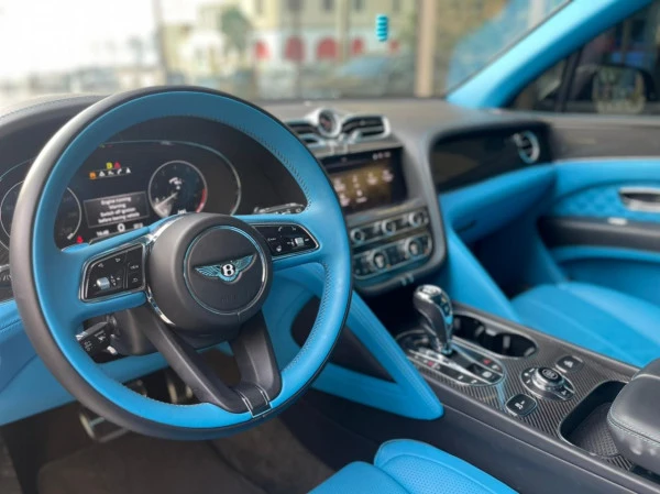  أسود بنتلي بينتايجا Photo 2