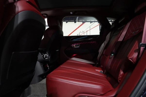  Black Bentley Bentayga Photo 4