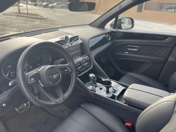  Negro Bentley Bentayga Photo 4