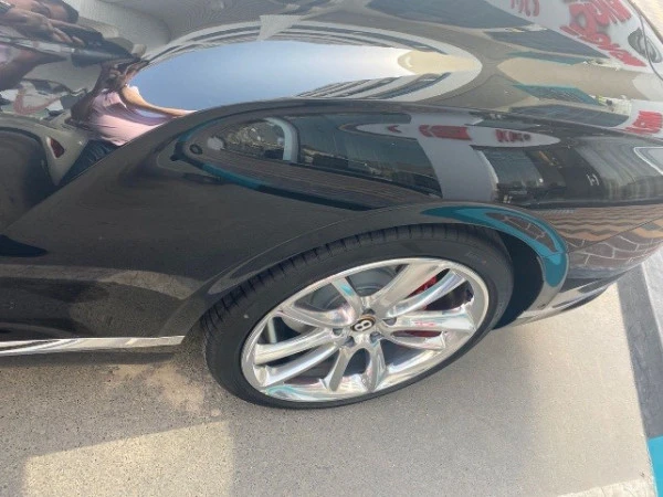  Черный Bentley Continental GT Photo 3