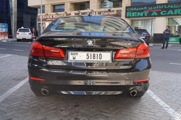  Черный BMW 5 Series Photo 4