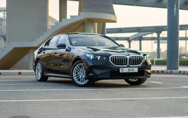  Black BMW 520i Photo 2